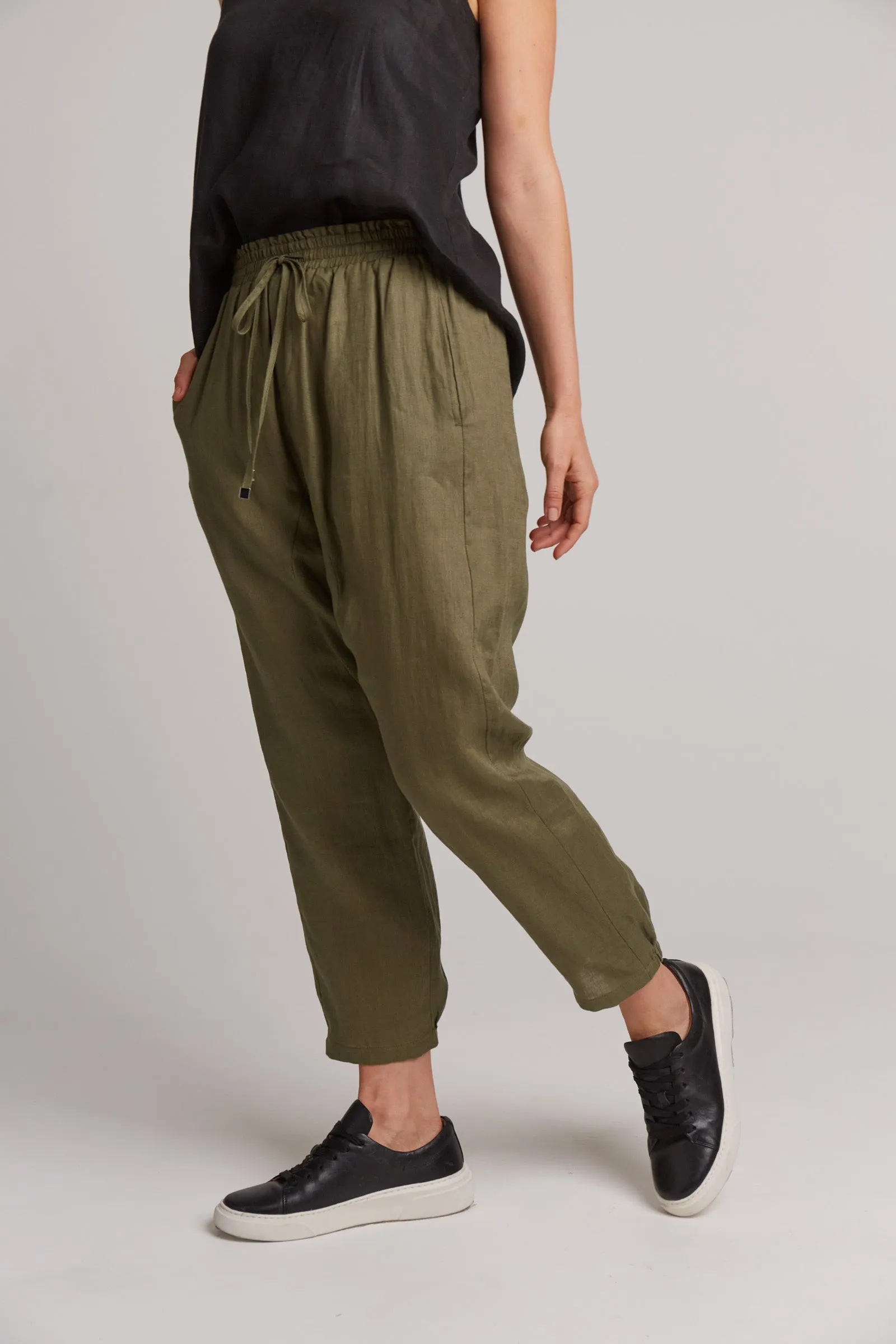 Studio Relaxed Pant - Khaki